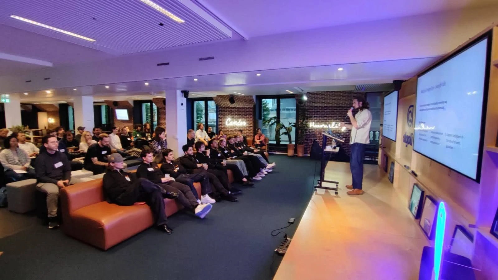 Speaking about Penpot at a DesignOps Assembly event